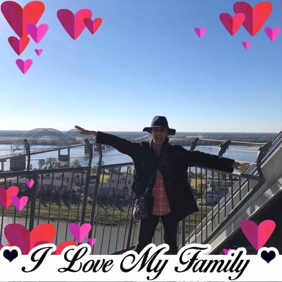 Meet your Posher, Gaby - Picture 1 of 1